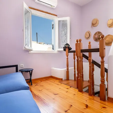 Traditional Village House In Paros Greece Márpissa