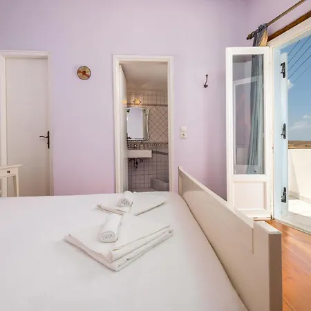 Traditional Village House In Paros Greece Márpissa